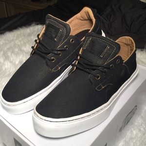 Eighty- Men's Low Top Sneaker